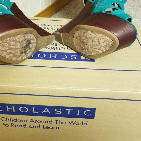 Teal Wedges from JustFab (Size 9) - Picture 2 of 4